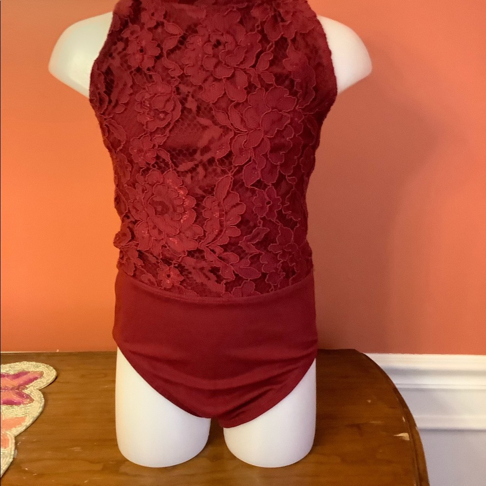 Burgundy lace Leo #55